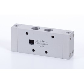 5/3-as pneumatikus vezérlésű szelep, középállásban zárt - G1/2 